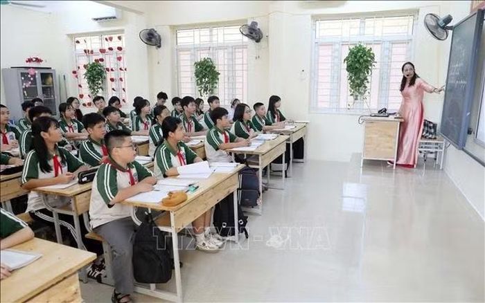 Công tác số hóa quản trị được đẩy mạnh tại các trường phổ thông sau sắp xếp mạng lưới trường lớp. Ảnh: Thế Duyệt/TTXVN