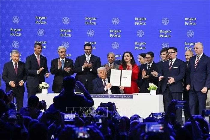 Tổng thống Mỹ Donald Trump phát biểu tại lễ ký chính thức thành lập Hội đồng Hòa bình Dải Gaza ở Davos, Thuỵ Sĩ ngày 22/1/2026. Ảnh: Anadolu Agency/TTXVN