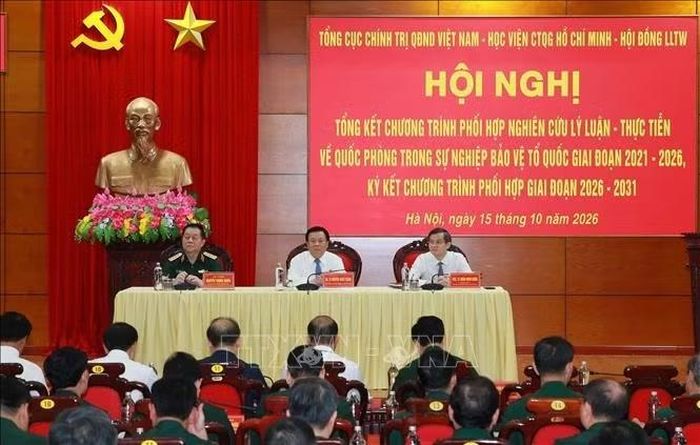 Hội nghị tổng kết chương trình phối hợp nghiên cứu lý luận - thực tiễn về Quốc phòng trong sự nghiệp bảo vệ Tổ quốc giai đoạn 2021 - 2026. Ảnh: Trọng Đức/TTXVN