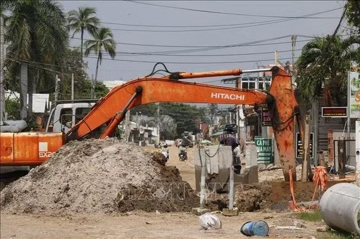 Dự án sửa chữa, nâng cấp đường Nguyễn Đình Chiểu và đường Huỳnh Thúc Kháng tại phường Mũi Né phải hoàn thành trong năm 2026 nhưng chỉ đạt khối lượng 45%.