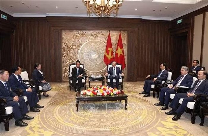 Tổng Bí thư, Chủ tịch nước Tô Lâm tiếp đồng chí Vilay Lakhamphong, Ủy viên Bộ Chính trị, Thường trực Ban Bí thư Trung ương Đảng Nhân dân Cách mạng Lào. Ảnh: Thống Nhất/TTXVN