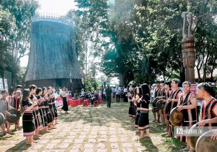 Cùng với cảnh quan thiên nhiên, những di sản văn hóa đặc biệt hứa hẹn mang tới những trải nghiệm hấp dẫn cho khách quốc tế khi tới Gia Lai.