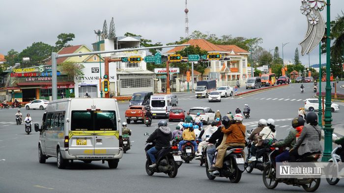 Hạ tầng giao thông góp phần phát triển du lịch ở khu vực Đà Lạt.