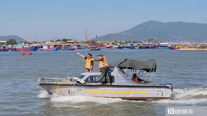 Tại phường Hải Hòa, lực lượng chức năng thường xuyên kiểm tra các phương tiện tàu cá.