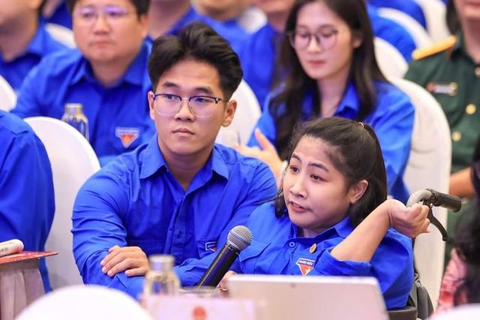 Đại biểu Nguyễn Thùy Chi - Đồng sáng lập, Phó Giám đốc Công ty TNHH Chạm Vào Xanh (Ảnh: VGP).