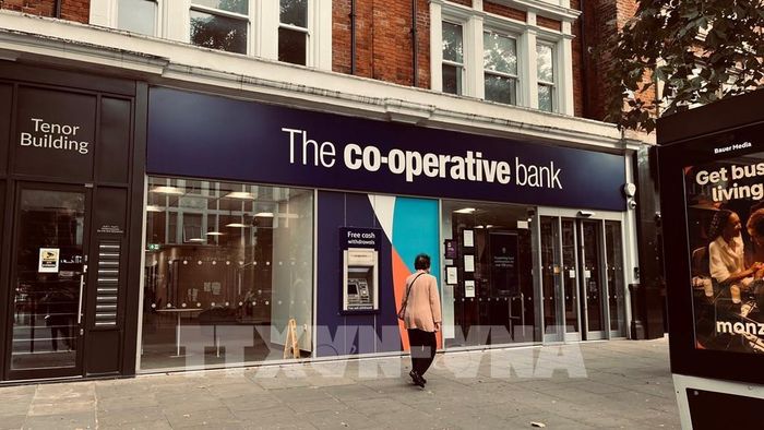 The Co-operative Bank - biểu tượng “ngân hàng đạo đức” đầu tiên tại Anh, nay thuộc hệ thống Coventry Building Society. Ảnh: Hương Giang - PV TTXVN tại Anh
