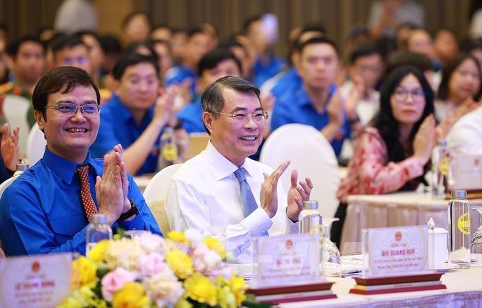 Thủ tướng Lê Minh Hưng tham dự đối thoại với thanh niên năm 2026. Ảnh: Dương Giang – TTXVN
