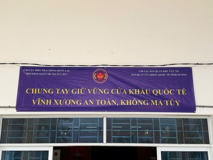 Chương trình chú trọng hướng dẫn người dân, doanh nghiệp, lái xe và người lao động nhận diện những tình huống có nguy cơ bị các đối tượng phạm tội lợi dụng. Ảnh: Cục Hải quan