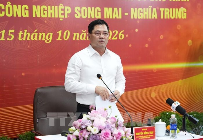 Bí thư Thành ủy Bắc Ninh Nguyễn Hồng Thái phát biểu tại buổi làm việc. Ảnh: Thanh Thương - TTXVN 