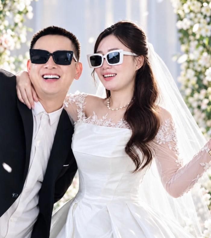 Hoài Lâm và Ngọc Trinh tổ chức đám cưới ở Vĩnh Long.