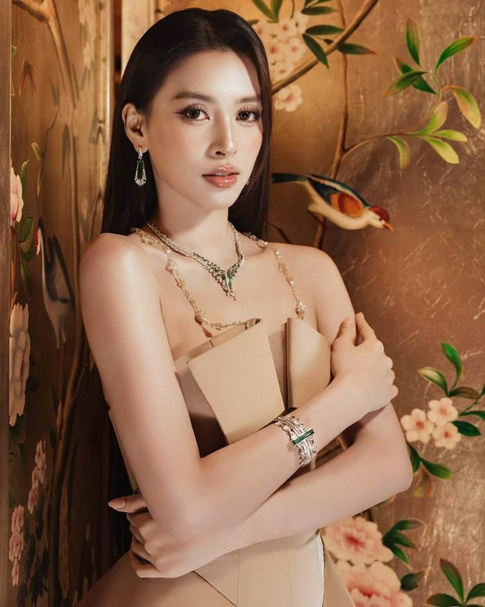Nhan sắc cuốn hút của Tiểu Vy sau 8 năm đăng quang Hoa hậu Việt Nam.