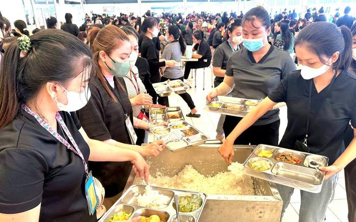 Nhiều doanh nghiệp có vốn FDI trên địa bàn tỉnh An Giang luôn chú trọng đến bữa ăn ca cho công nhân
