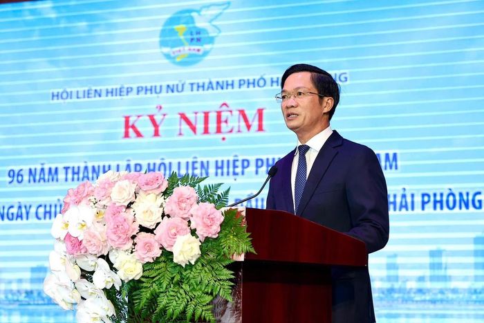 Ông Phạm Văn Lập, Phó Bí thư Thành ủy, Chủ tịch Ủy ban Mặt trận Tổ quốc Việt Nam thành phố Hải Phòng, phát biểu tại buổi lễ