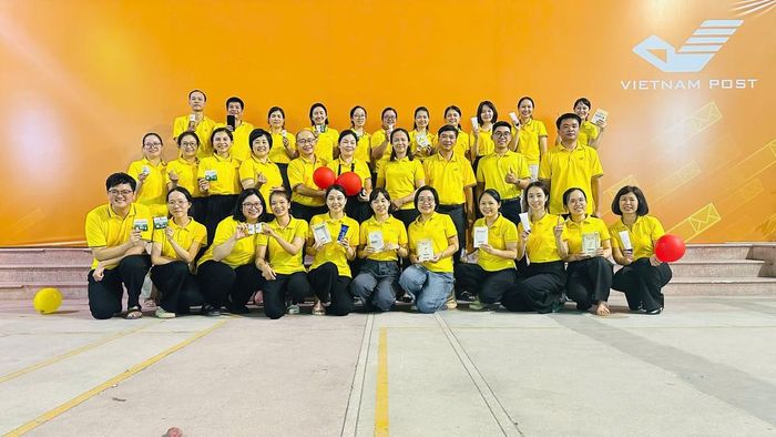 Tập thể nữ cán bộ, nhân viên Bưu điện tỉnh Lạng Sơn