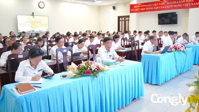 Các đại biểu tham dự hội nghị.