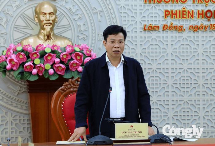 Chủ tịch HĐND tỉnh Lâm Đồng Lưu Văn Trung phát biểu kết luận phiên họp.