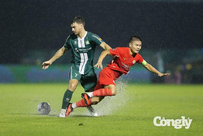 Quang Hải và các đồng đội ở Công an Hà Nội đang bay cao với 9 điểm sau 3 vòng đấu. Ảnh: VPF.