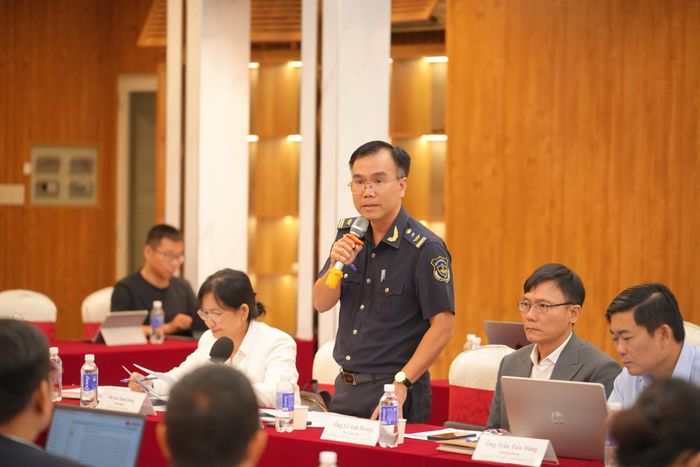 Ông Nguyễn Chí Thanh, Phó trưởng phòng Nghiệp vụ, Chi cục Hải quan khu vực II. Ảnh: Hồng Anh