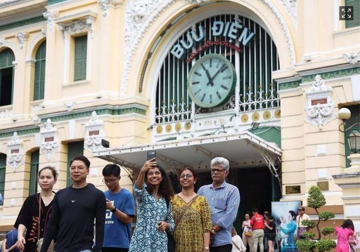 Bưu điện Trung tâm TP. Hồ Chí Minh luôn thu hút khách du lịch trong nước và quốc tế. 