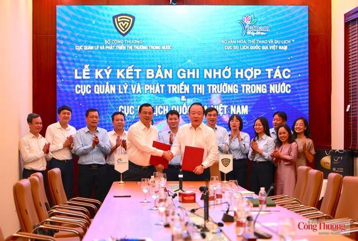 Cục Quản lý và Phát triển thị trường trong nước và Cục Du lịch Quốc gia Việt Nam ký kết Bản ghi nhớ hợp tác giai đoạn 2026 - 2030