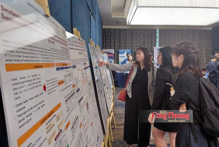 Khu vực giới thiệu công nghệ bên lề Hội nghị.