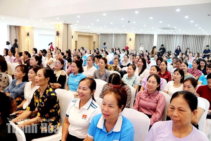 Các học viên tham dự lớp tập huấn.