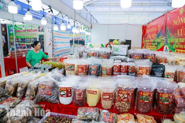 Hội chợ thu hút hàng nghìn sản phẩm tham gia trưng bày.