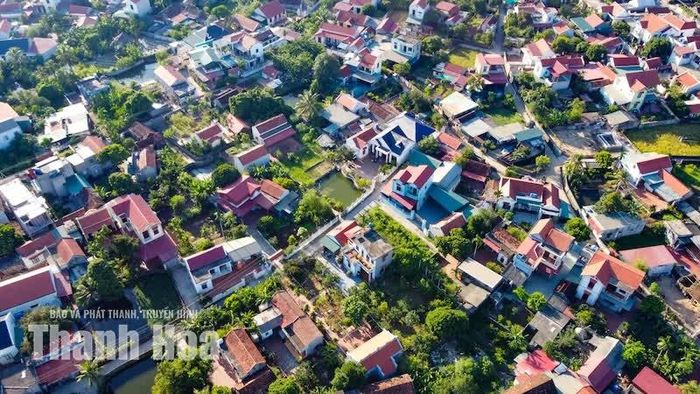 Những tuyến đường khang trang góp phần làm thay đổi diện mạo xã Ba Đình.