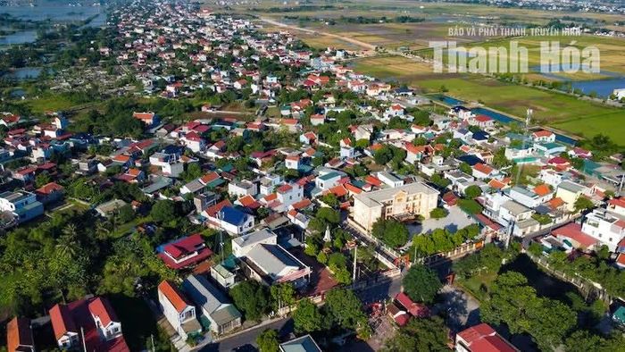 Những mái nhà kiên cố cùng nhịp sống rộn ràng, giàu sức sống đang vẽ nên bức tranh về một miền quê Ba Đình ngày càng khởi sắc.