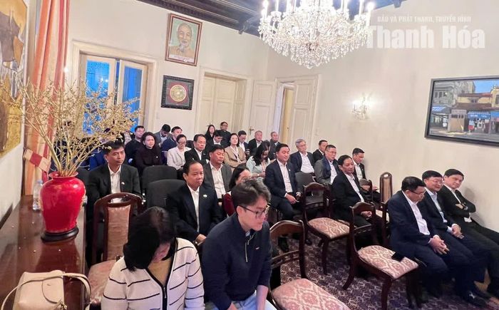 Các trí thức, chuyên gia người Việt Nam đang sinh sống, làm việc tại Áo tham dự chương trình.