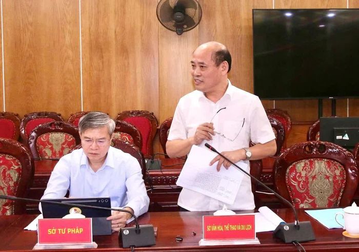 Đại diện Sở Văn hóa, Thể thao và Du lịch phát biểu tại hội nghị.