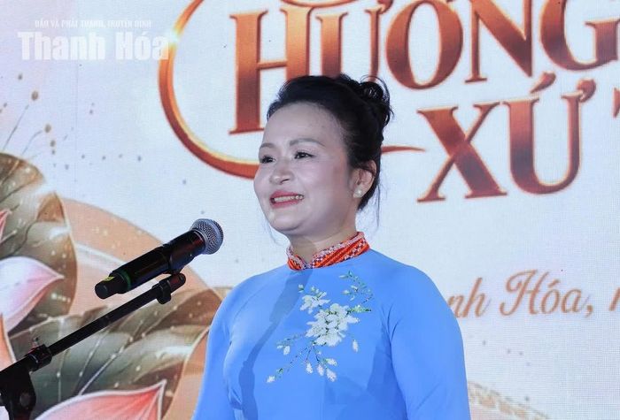 Chủ tịch Hội LHPN tỉnh Lương Thị Hạnh phát biểu khai mạc đêm Gala.