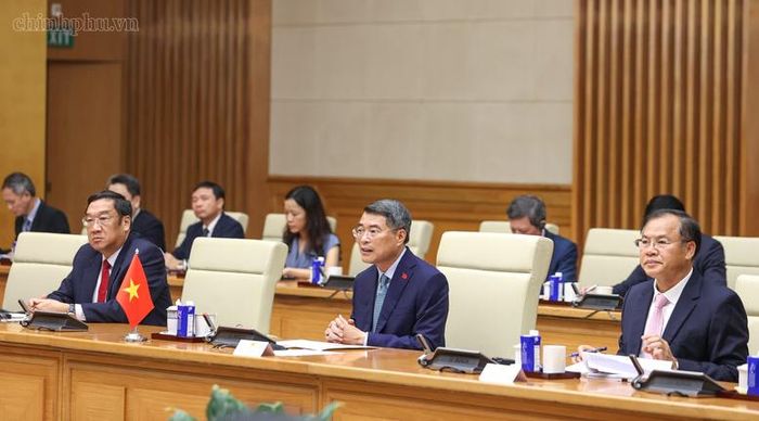 Thủ tướng Chính phủ đề nghị hai bên tập trung nâng cao hiệu quả thực hiện các thỏa thuận cấp cao, biến tinh thần "gắn kết chiến lược" thành các công trình, dự án và lợi ích thiết thực - Ảnh: chinhphu.vn/Nhật Bắc