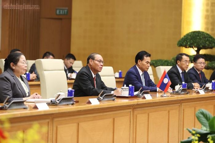 Đồng chí Vilay Lakhamphong khẳng định Lào sẽ tiếp tục phối hợp chặt chẽ với Việt Nam trong các vấn đề khu vực và quốc tế cùng quan tâm - Ảnh: chinhphu.vn/Nhật Bắc