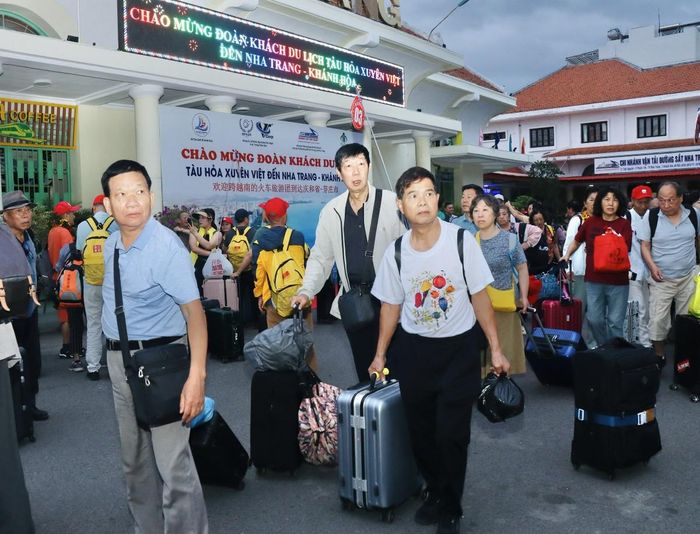 Trên cả nước, Trung Quốc vẫn là thị trường lớn nhất với hơn 3,95 triệu lượt trong 9 tháng. Ảnh: Nha Trang - Khánh Hòa
