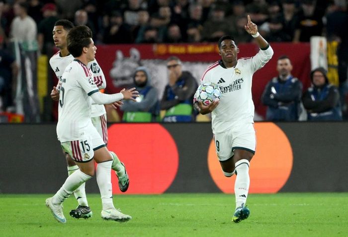 Real Madrid có màn ngược dòng không tưởng trong hiệp 2. Ảnh: EPA.