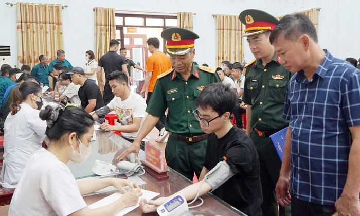 Hội đồng Nghĩa vụ quân sự phường Quế Võ tổ chức sơ tuyển nghĩa vụ quân sự năm 2027.
