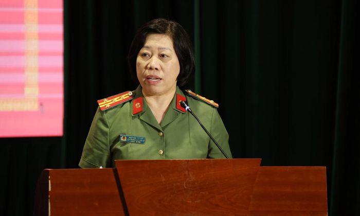  Đại biểu Cục Khoa học, chiến lược và lịch sử công an (Bộ Công an) thảo luận tại hội thảo. 