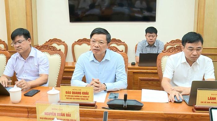  Đồng chí Đào Quang Khải đề nghị các sở, ngành phối hợp rà soát, giải trình nội dung liên quan. 