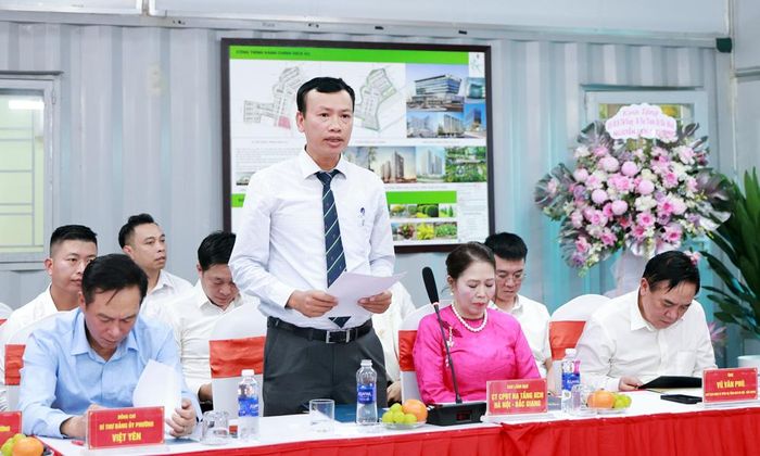  Đại diện chủ đầu tư báo cáo việc triển khai thực hiện dự án. 
