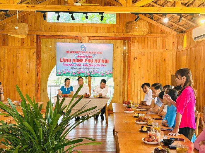 Hội viên phụ nữ xã Hòa Vang đề xuất giải pháp phát triển sinh kế, tạo việc làm tại địa phương. Ảnh: ĐVCC