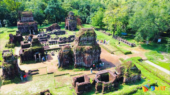 Khu đền tháp Mỹ Sơn luôn cần nguồn lực để bảo tồn dài hạn. Ảnh: QUỐC TUẤN