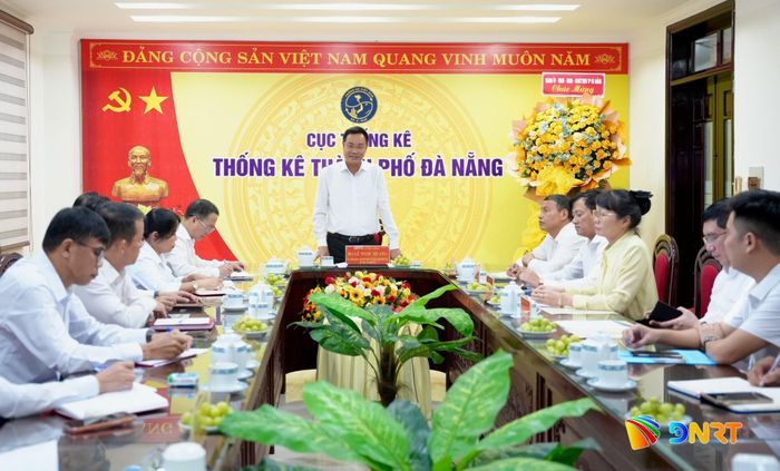 Bí thư Thành ủy Lê Ngọc Quang phát biểu tại buổi thăm Thống kê thành phố. Ảnh: T.CÔNG