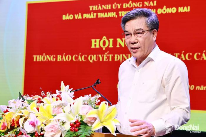 Ủy viên Ban Thường vụ Thành ủy, Trưởng ban Tuyên giáo Thành ủy Dương Minh Dũng phát biểu chỉ đạo tại hội nghị. Ảnh: Thành Nam