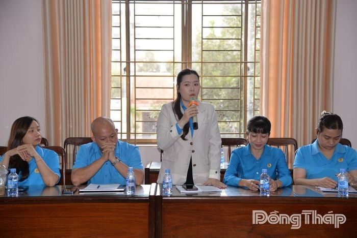 Cán bộ Công đoàn cơ sở doanh nghiệp chia sẻ hoạt động nữ công tại đơn vị.