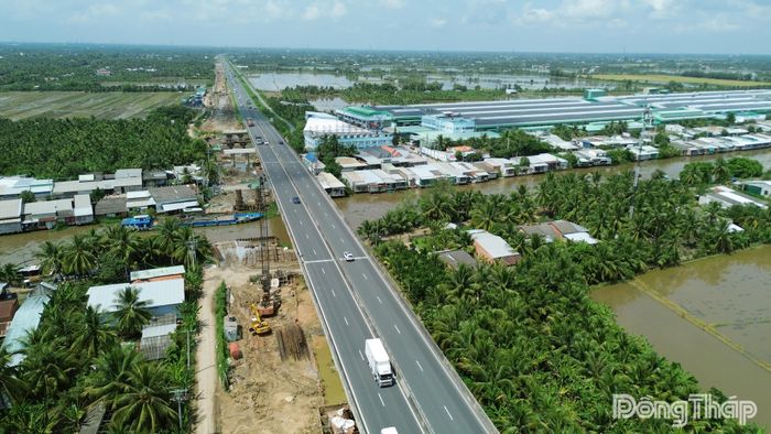 Nhà thầu tập trung triển khai thi công cầu Kênh Xáng.