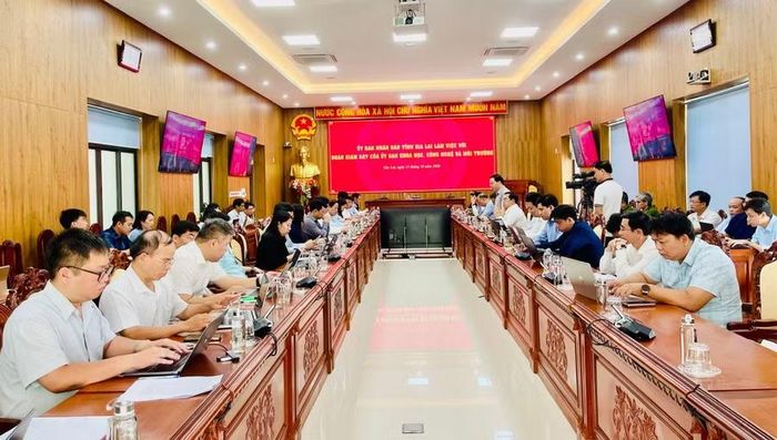  Quang cảnh buổi làm việc. Ảnh: Hồng Thương 