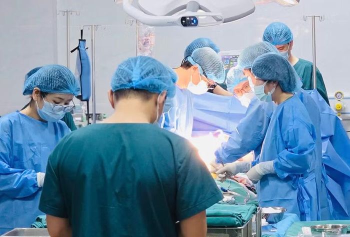  Các bộ phận được hiến gồm gan và thận sẽ giúp nối dài sự sống cho 4 bệnh nhân ở 3 miền đất nước. Ảnh: Bá Bính 