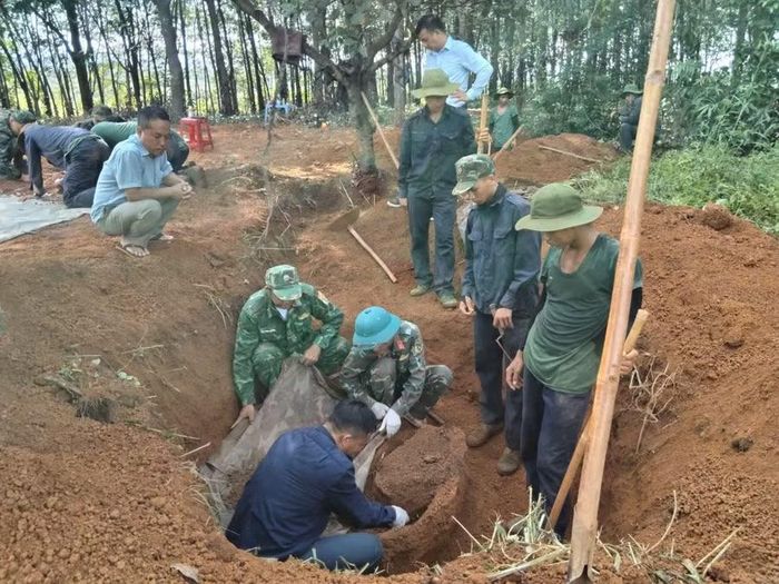 Đội K52 tìm thấy thêm 2 hài cốt liệt sĩ vào ngày 15-10-2026 tại làng Bi, xã Ia Dom. Ảnh: Huy Bắc