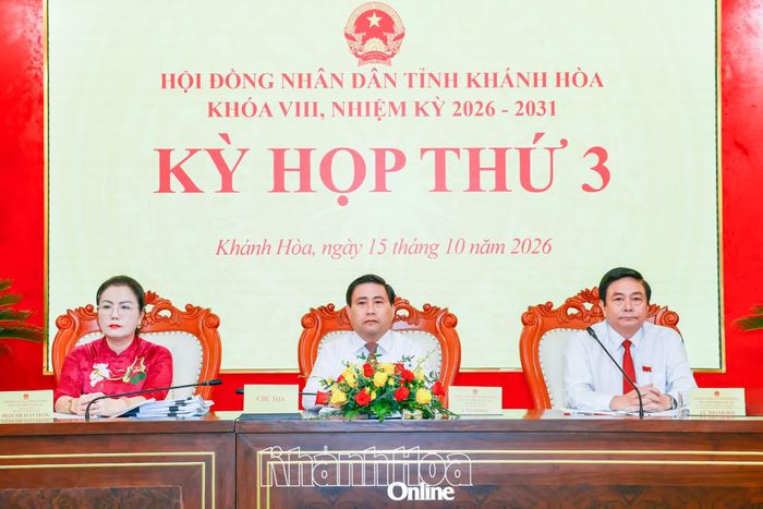 Chủ tọa điều hành Kỳ họp thứ 3, HĐND tỉnh khóa VIII.